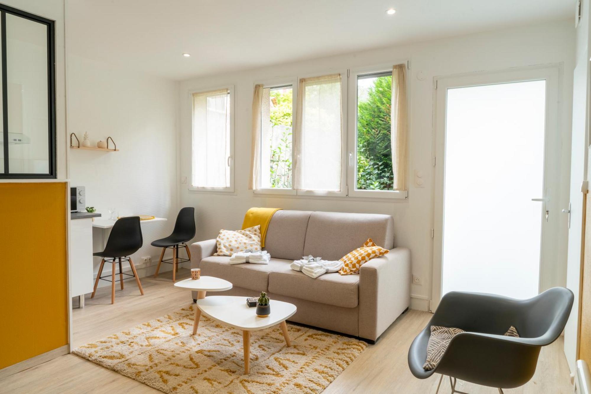 Stockholm- Studio Serenite Avec Jardin Charleville-Mezieres Bagian luar foto