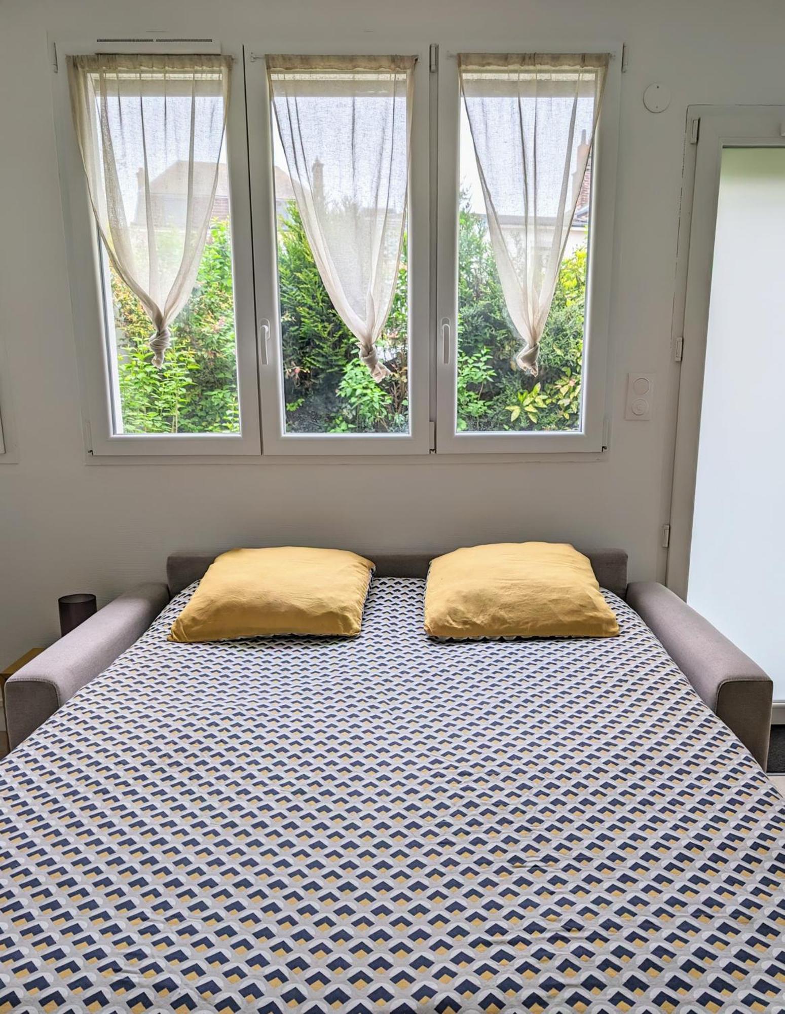 Stockholm- Studio Serenite Avec Jardin Charleville-Mezieres Bagian luar foto