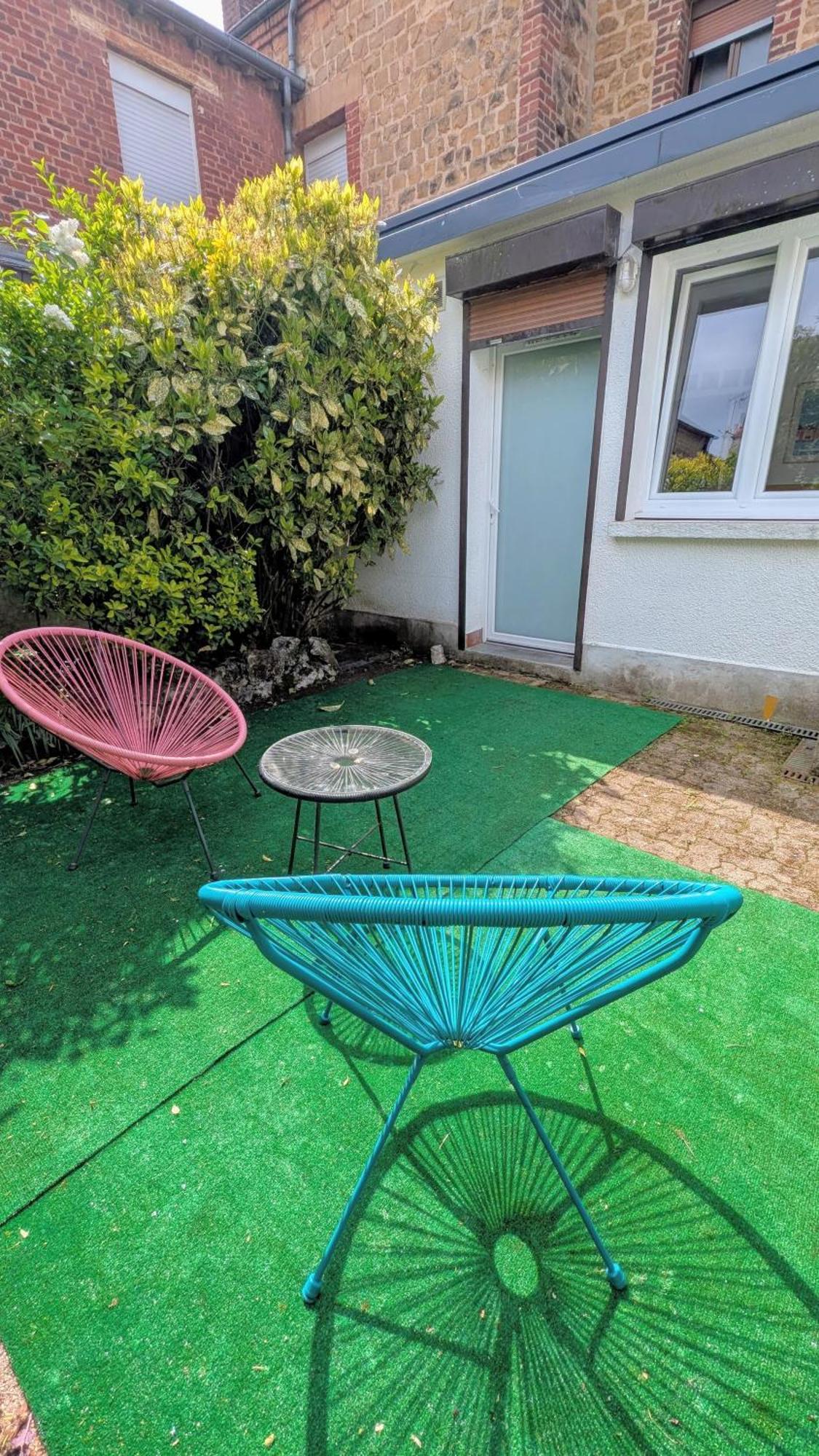 Stockholm- Studio Serenite Avec Jardin Charleville-Mezieres Bagian luar foto
